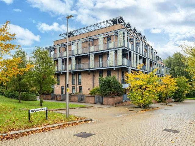 Flat for sale in Milton Keynes