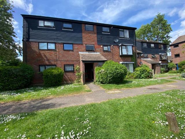 Flat for sale in Pouchen End, Hertfordshire