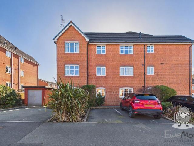 Flat for sale in Union Bank, St Helens