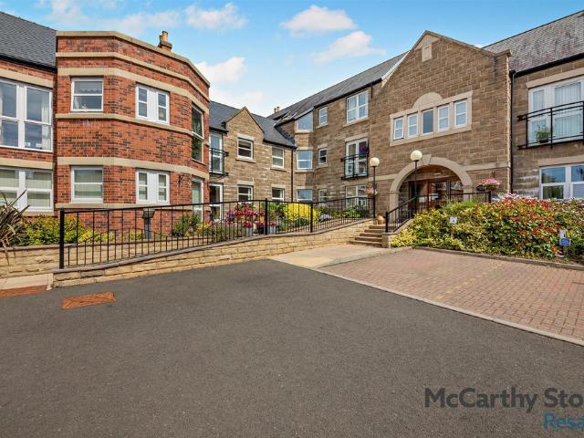 Flat for sale in Alnwick, Northumberland