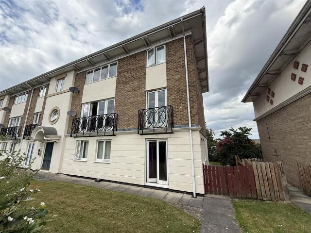 Flat for sale in Darlington