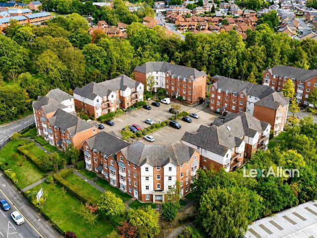 Flat for sale in Wollaston, Amblecote