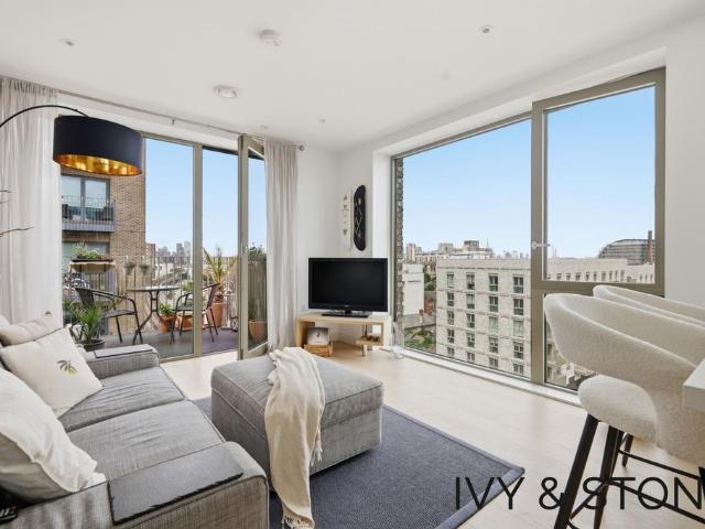Flat for sale in Silvertown, Greater London