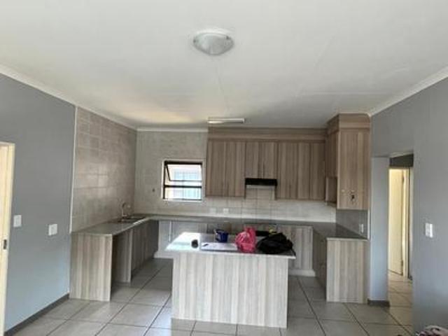 Apartment for sale in Vosloorus, Gauteng