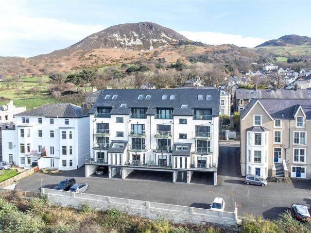 Flat for sale in Pen-y-Cae, Penmaenmawr