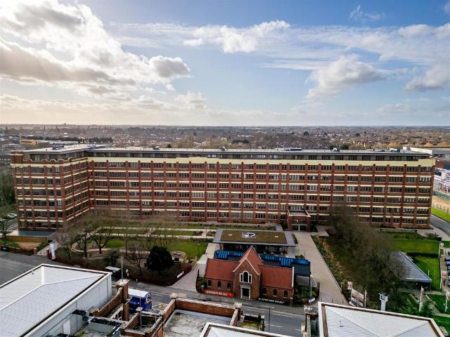 Flat for sale in Bell Farm, York