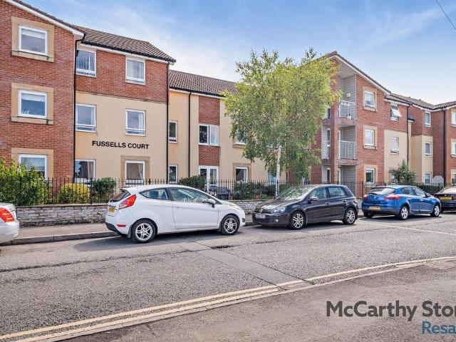 Flat for sale in Worle, Weston-super-mare