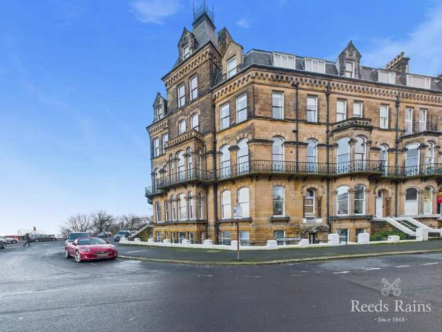 Flat for sale in South Cliff, Kepwick