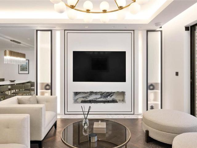 Flat for sale in East Marylebone, Mayfair