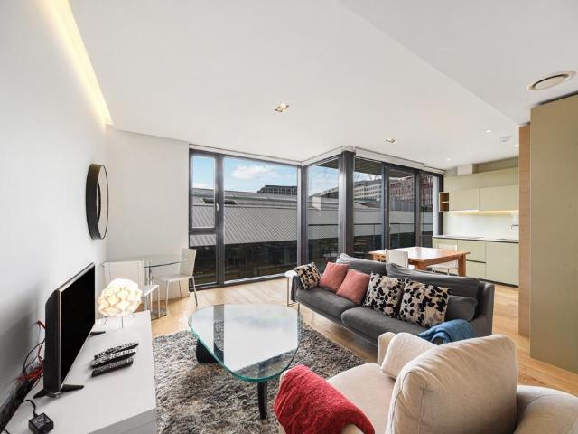 Flat for sale in Barnsbury, Greater London