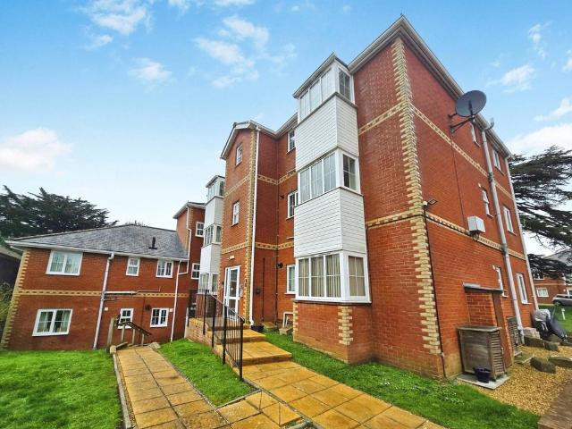 Flat for sale in Freshwater, Isle Of Wight