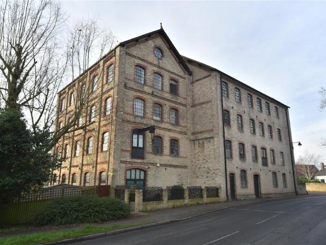 Flat for sale in Chedburgh, Suffolk