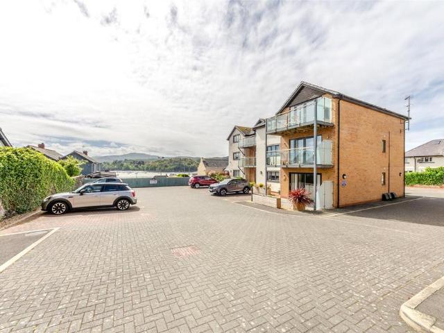Flat for sale in Conwy, Wales