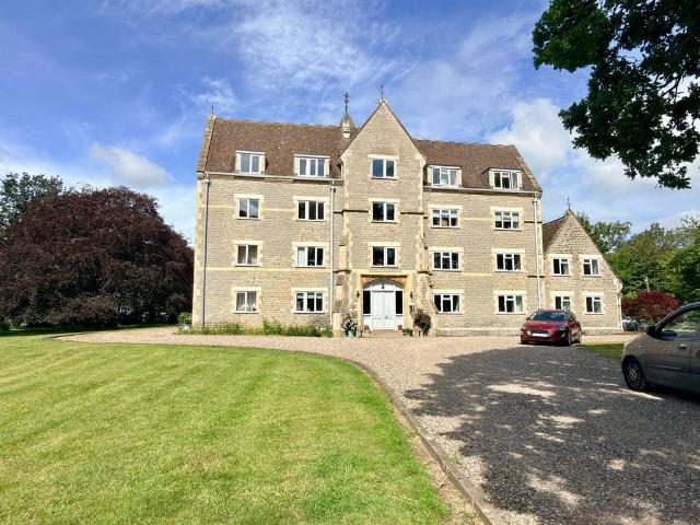 Flat for sale in Pamington, Gloucestershire