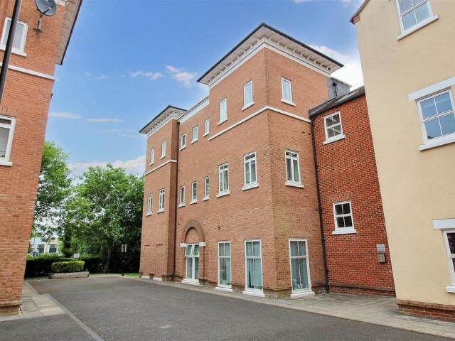 Flat for sale in Coldharbour, Buckinghamshire