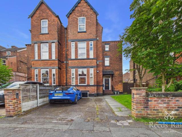 Flat for sale in Georgia, Greater Manchester