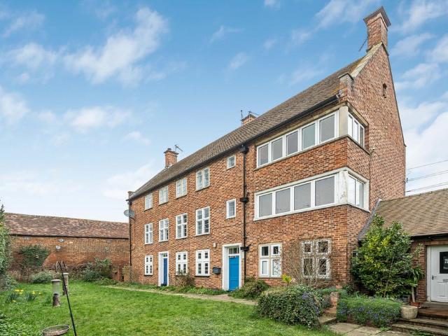 Flat for sale in Caldecott, Dromore