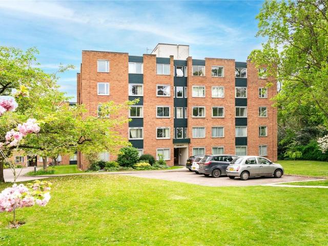 Flat for sale in Arbury, Cambridgeshire