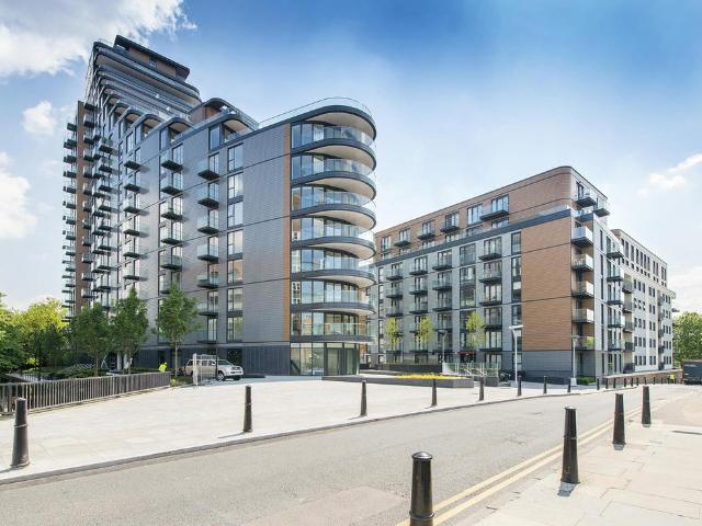 Flat for sale in St. George in the East, Wapping