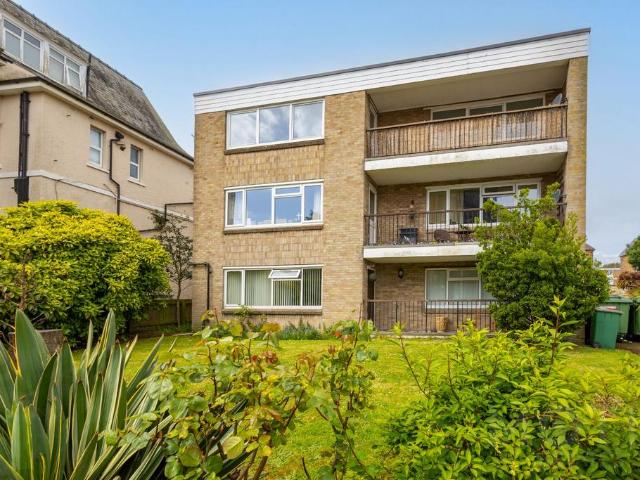 Flat for sale in Folkestone