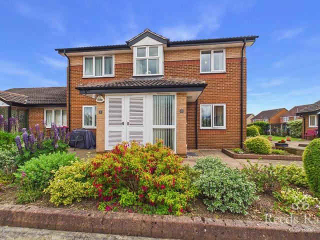 Flat for sale in Bramley, South Yorkshire