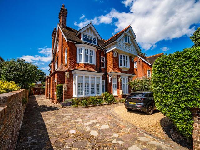 Flat for sale in Eastbourne, East Sussex