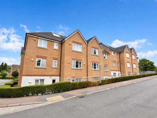 Flat for sale in Leighton-Linslade, Leighton Buzzard