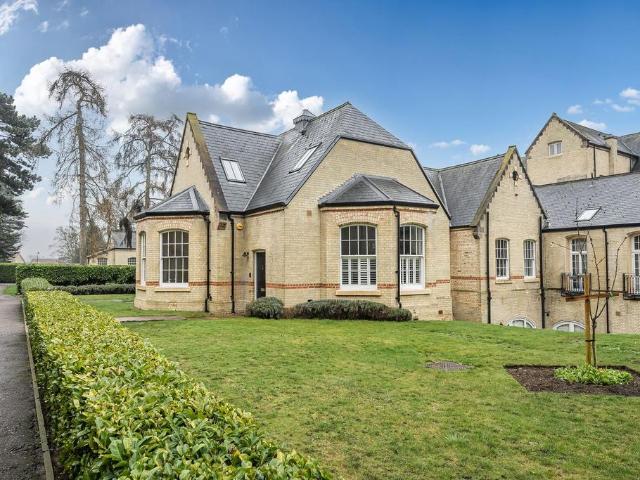 Flat for sale in Fairfield Park, Bedfordshire