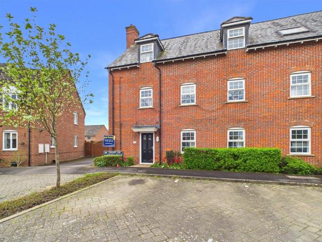 Flat for sale in Berrick Salome, Oxfordshire