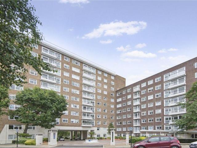 Flat for sale in Belsize Park, Greater London