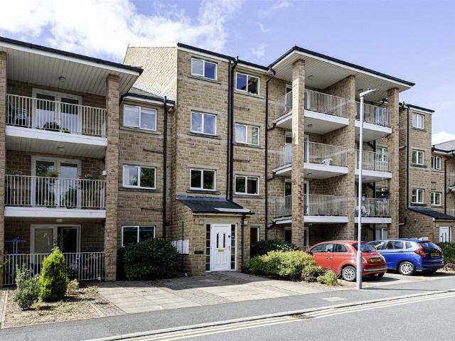 Flat for sale in Salendine Nook, Kirklees