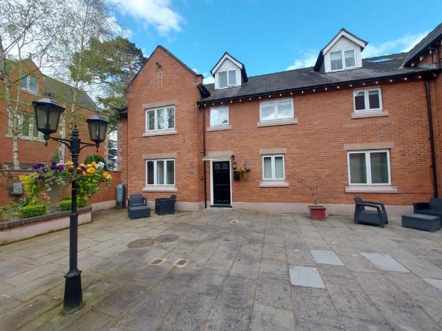 Flat for sale in Oversley Ford, Styal