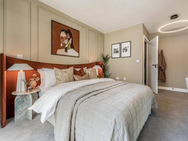 Flat for sale in London Borough of Hounslow, Strand