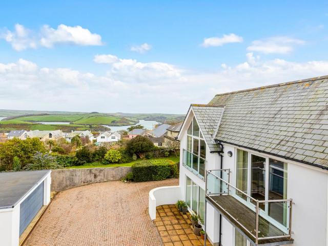 Flat for sale in Strode, Devon