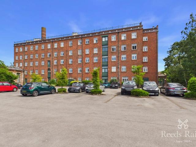 Flat for sale in Hurdsfield, Macclesfield
