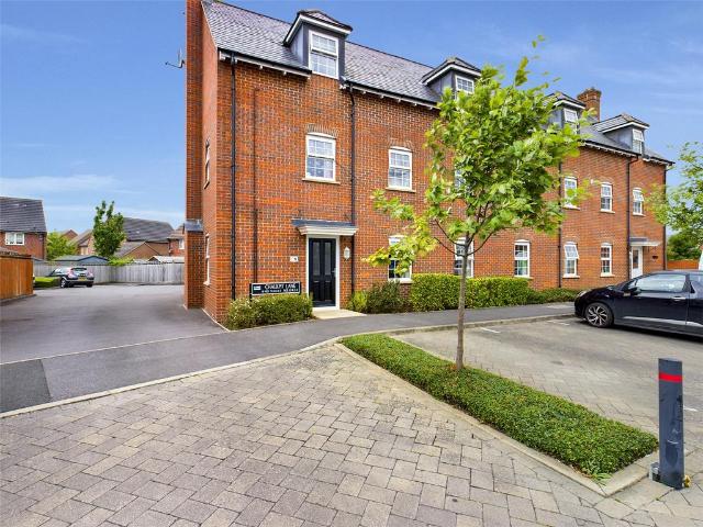 Flat for sale in Berrick Salome, Oxfordshire