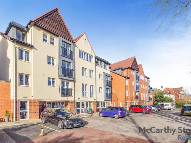 Flat for sale in Meols Cop, Southport