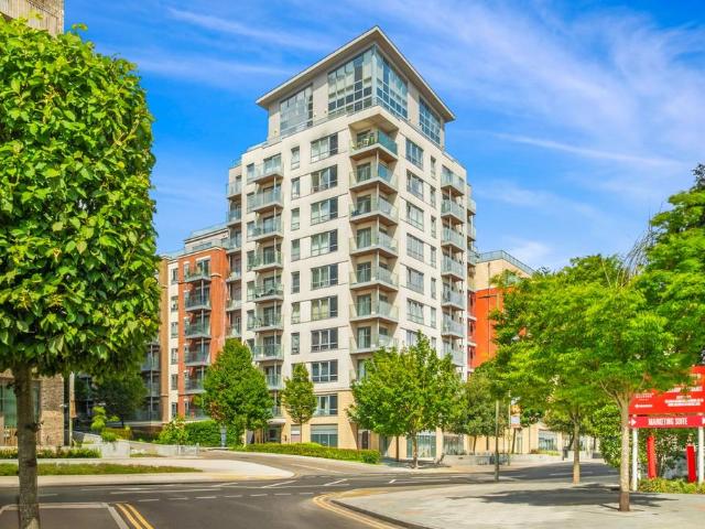 Flat for sale in Colindale, Greater London