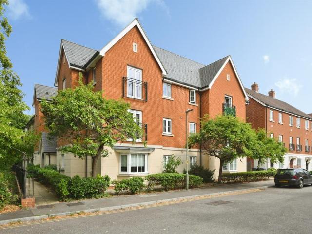 Flat for sale in Colliers End, Hertfordshire