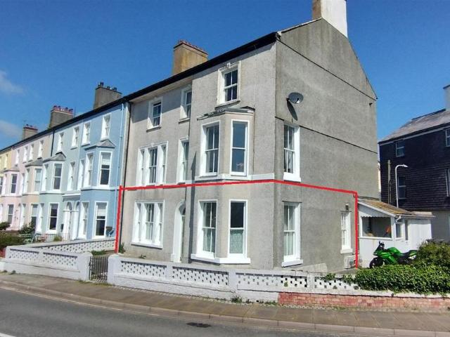 Flat for sale in Beaumaris