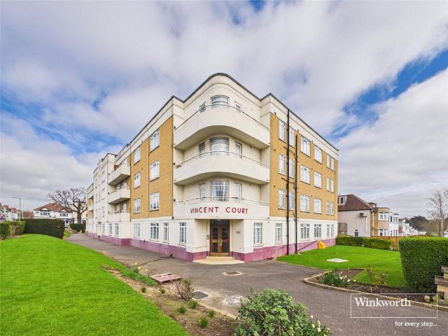 Flat for sale in Hendon, Greater London