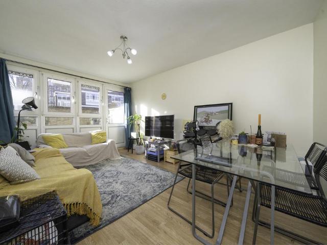 Flat for sale in Hoxton, De Beauvoir Town
