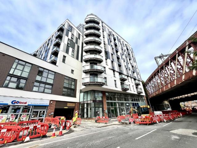 Flat for sale in City Centre, Salford