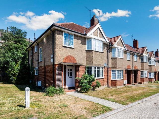 Flat for sale in London Borough of Lewisham, Greater London