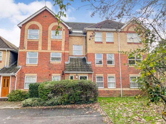 Flat for sale in Hedge End, Helford