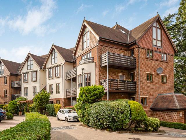 Flat for sale in Folly Island, East Hertfordshire
