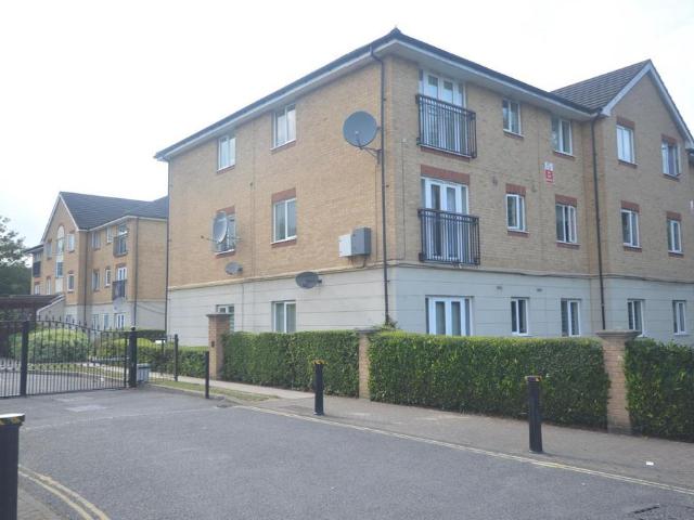 Flat for sale in Greater London