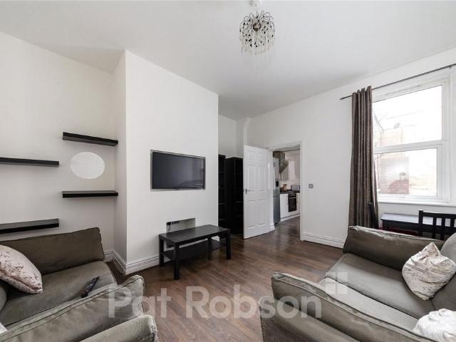 Flat for sale in Sandyford, Newcastle upon Tyne