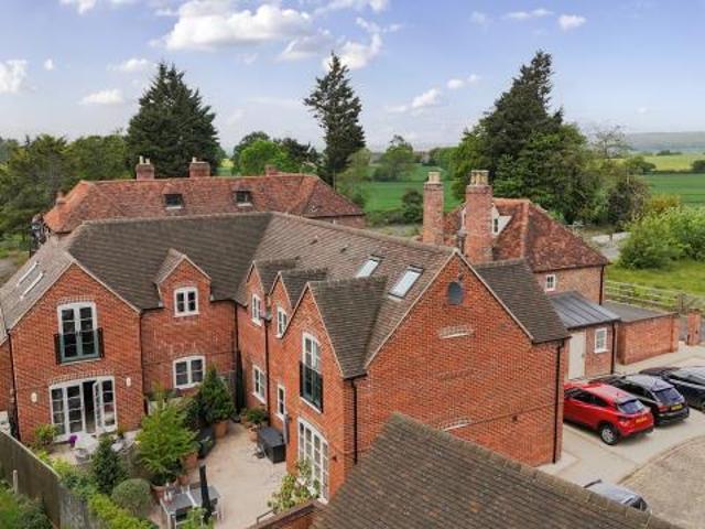 Flat for sale in Berrick Salome, Oxfordshire