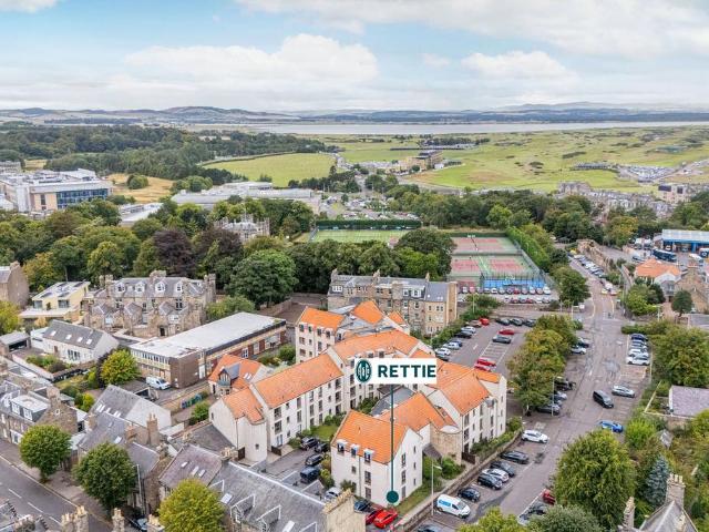 Flat for sale in St Andrews, Scotland